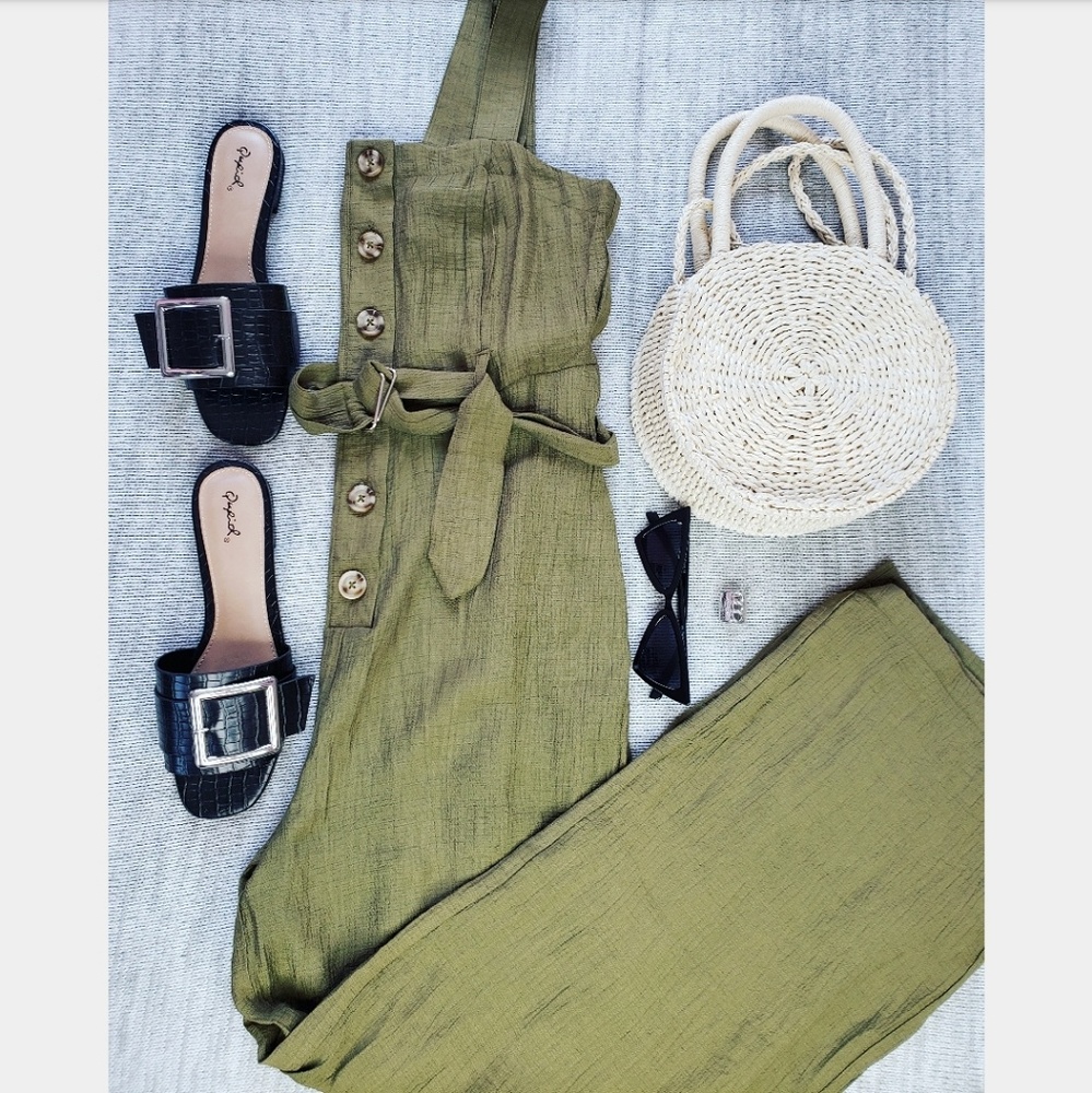 🆕️//The Sophie// Olive green jumpsuit - Picture 2 of 8